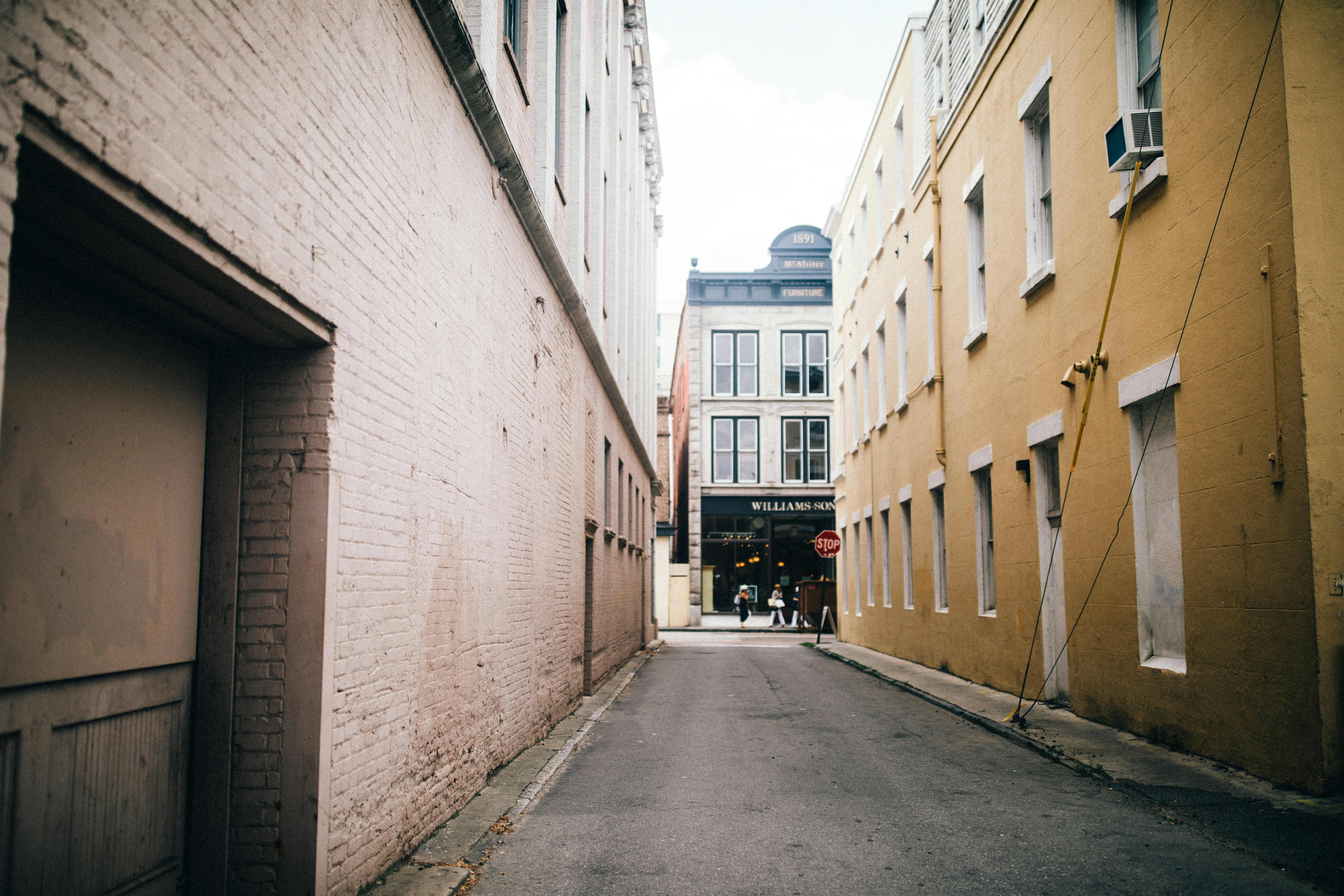 alley during day